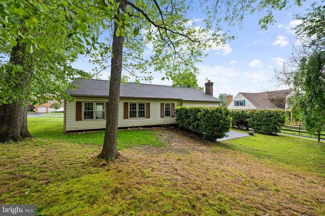 10028 DELLCASTLE, Gaithersburg, MD 20886