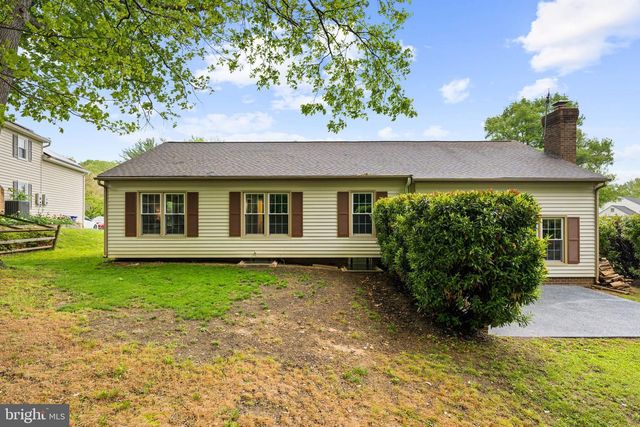 10028 DELLCASTLE, Gaithersburg, MD 20886
