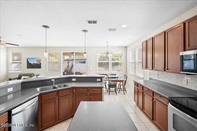12174 WYNNFIELD LAKES Circle, Jacksonville, FL 32246