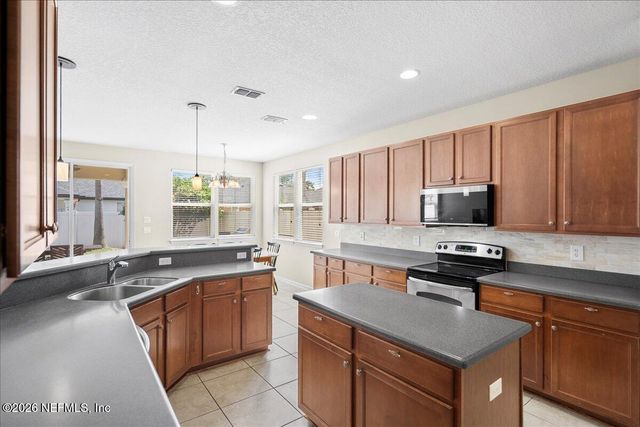 12174 WYNNFIELD LAKES Circle, Jacksonville, FL 32246