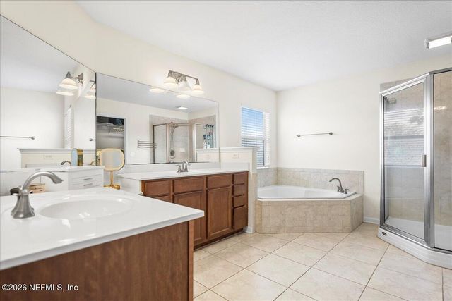 12174 WYNNFIELD LAKES Circle, Jacksonville, FL 32246