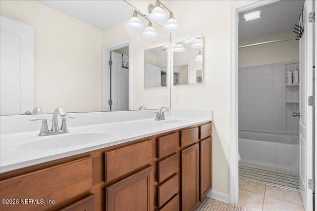 12174 WYNNFIELD LAKES Circle, Jacksonville, FL 32246