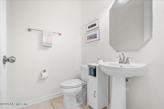 12174 WYNNFIELD LAKES Circle, Jacksonville, FL 32246