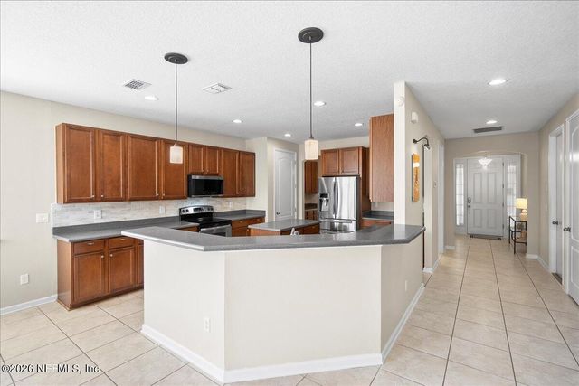 12174 WYNNFIELD LAKES Circle, Jacksonville, FL 32246
