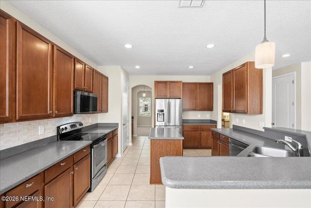 12174 WYNNFIELD LAKES Circle, Jacksonville, FL 32246
