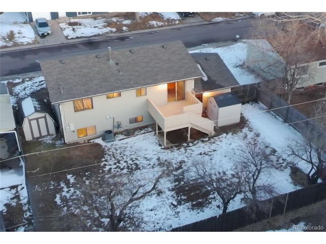 271 Birch St, Bennett, CO 80102