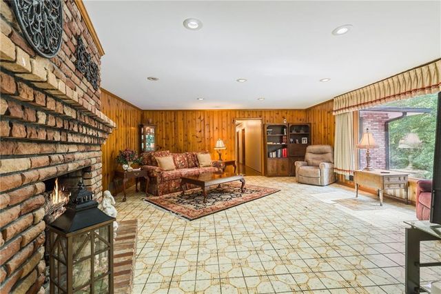 4671 Dogwood Drive, Acworth, GA 30101