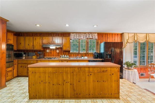 4671 Dogwood Drive, Acworth, GA 30101