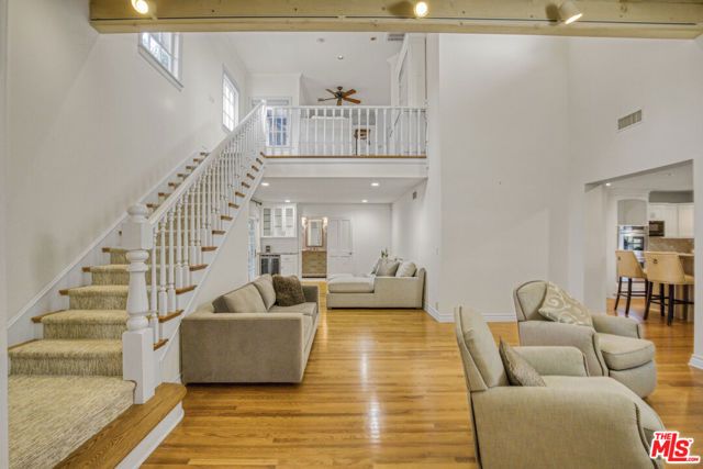 3690 Crownridge Drive, Sherman Oaks, CA 91403