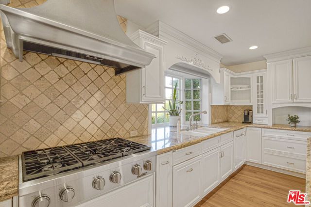 3690 Crownridge Drive, Sherman Oaks, CA 91403