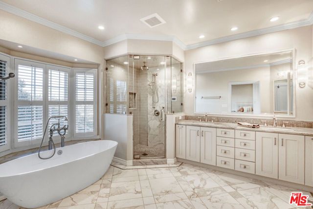 3690 Crownridge Drive, Sherman Oaks, CA 91403