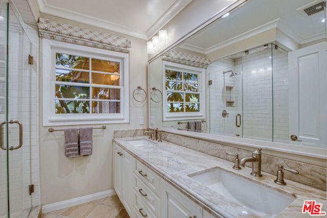 3690 Crownridge Drive, Sherman Oaks, CA 91403