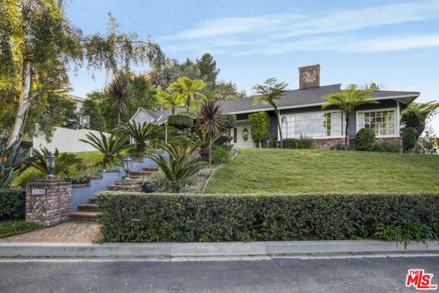 3690 Crownridge Drive, Sherman Oaks, CA 91403