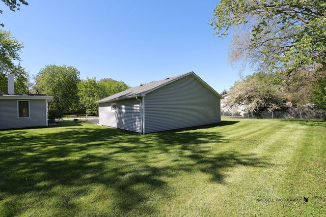38690 N Green Bay Road, Beach Park, IL 60087