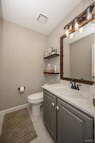 15706 Heathercroft Drive, Chesterfield, MO 63017