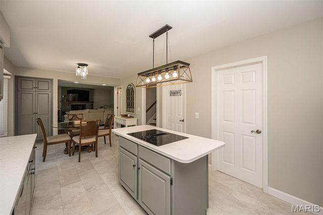 15706 Heathercroft Drive, Chesterfield, MO 63017