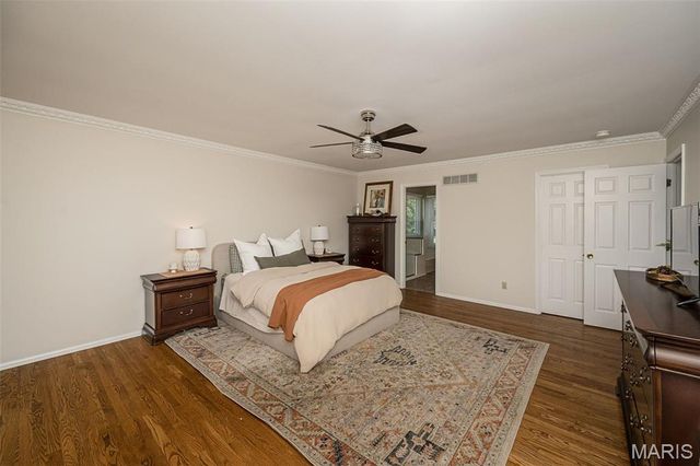 15706 Heathercroft Drive, Chesterfield, MO 63017