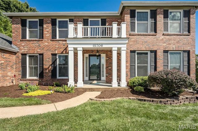 15706 Heathercroft Drive, Chesterfield, MO 63017