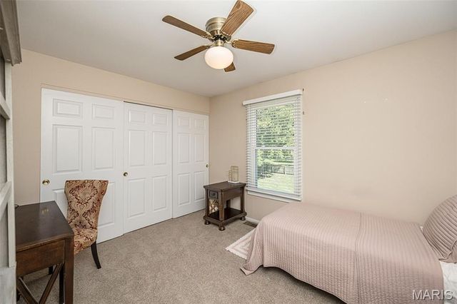 15706 Heathercroft Drive, Chesterfield, MO 63017