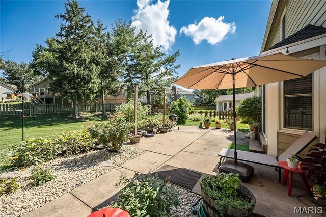 15706 Heathercroft Drive, Chesterfield, MO 63017