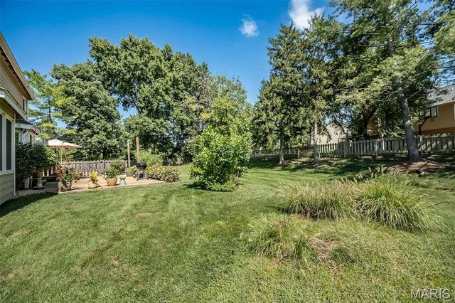 15706 Heathercroft Drive, Chesterfield, MO 63017