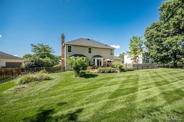 15706 Heathercroft Drive, Chesterfield, MO 63017