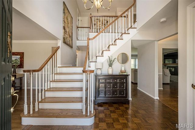 15706 Heathercroft Drive, Chesterfield, MO 63017