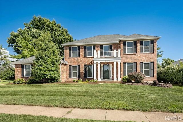 15706 Heathercroft Drive, Chesterfield, MO 63017