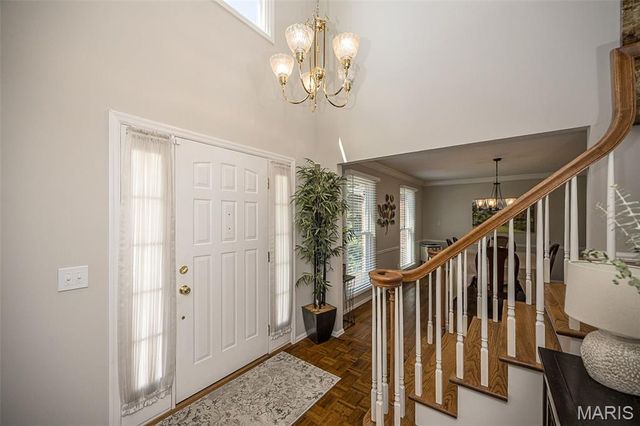 15706 Heathercroft Drive, Chesterfield, MO 63017