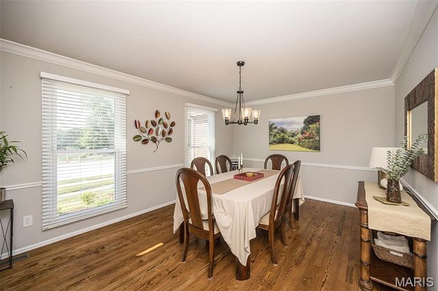 15706 Heathercroft Drive, Chesterfield, MO 63017