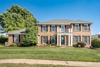 15706 Heathercroft Drive, Chesterfield, MO 63017