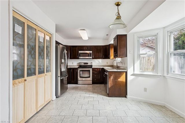 1311 Chickadee LN, Virginia Beach, VA 23454