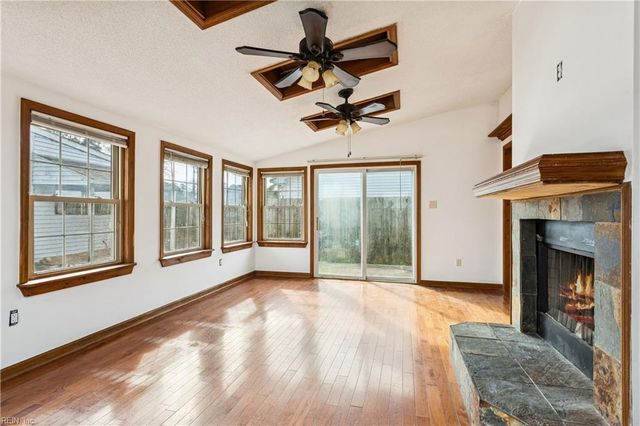 1311 Chickadee LN, Virginia Beach, VA 23454