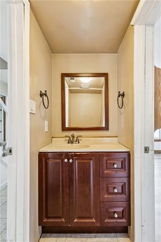 1311 Chickadee LN, Virginia Beach, VA 23454