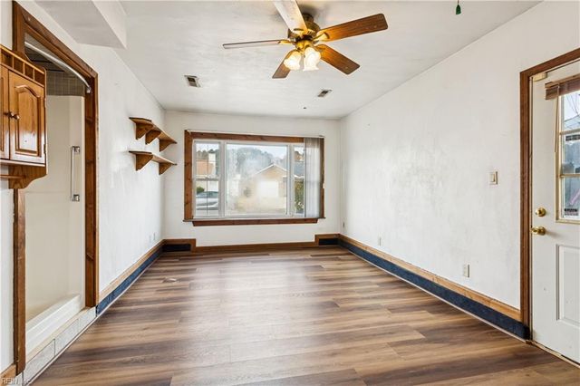 1311 Chickadee LN, Virginia Beach, VA 23454