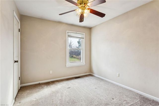 1311 Chickadee LN, Virginia Beach, VA 23454