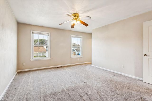 1311 Chickadee LN, Virginia Beach, VA 23454