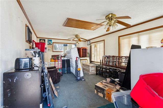 1311 Chickadee LN, Virginia Beach, VA 23454