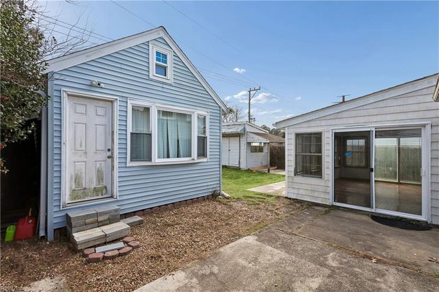 1311 Chickadee LN, Virginia Beach, VA 23454