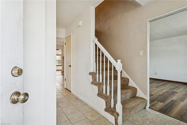 1311 Chickadee LN, Virginia Beach, VA 23454