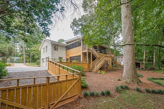 9830 La View Circle, Roswell, GA 30075