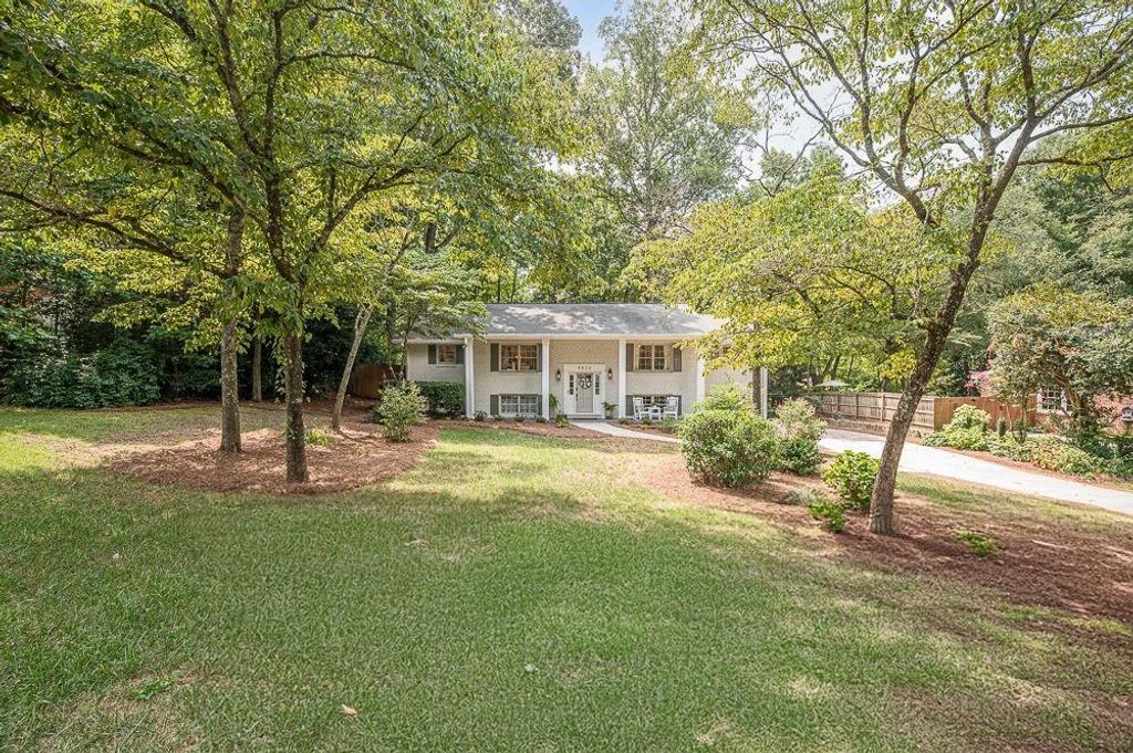 9830 La View Circle, Roswell, GA 30075
