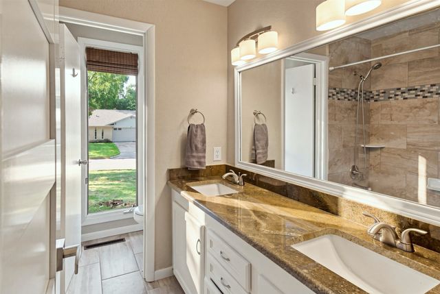 2811 Crowley Court, Arlington, TX 76012