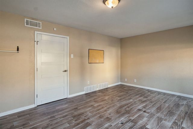 2811 Crowley Court, Arlington, TX 76012