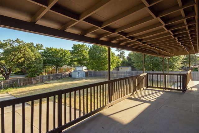 2811 Crowley Court, Arlington, TX 76012