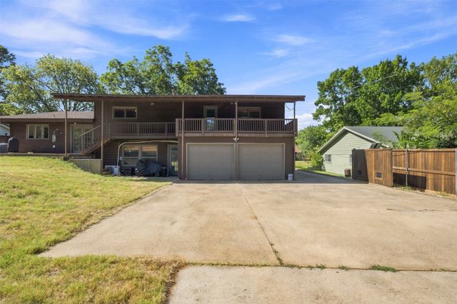 2811 Crowley Court, Arlington, TX 76012