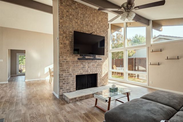 2811 Crowley Court, Arlington, TX 76012
