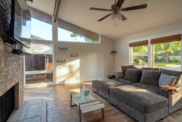 2811 Crowley Court, Arlington, TX 76012