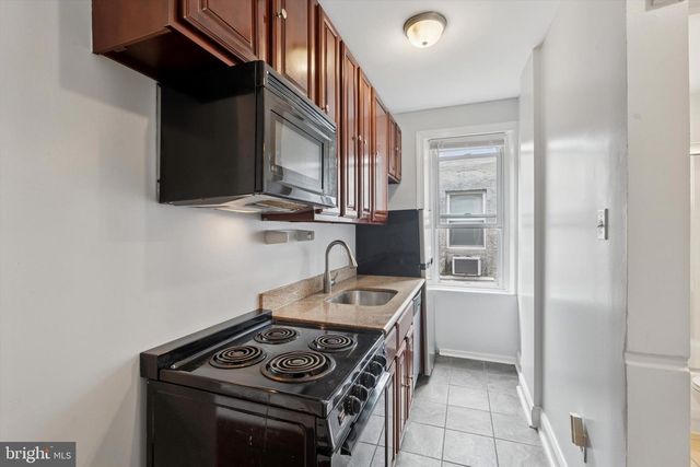 1729 W MONTGOMERY AVE, Philadelphia, PA 19121