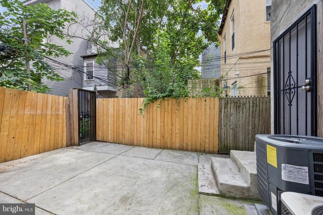 1729 W MONTGOMERY AVE, Philadelphia, PA 19121